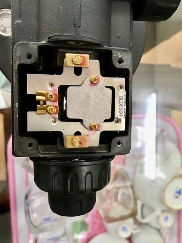 cum-rung-con-lac-may-thuy-binh-tu-dong-leica-na-720