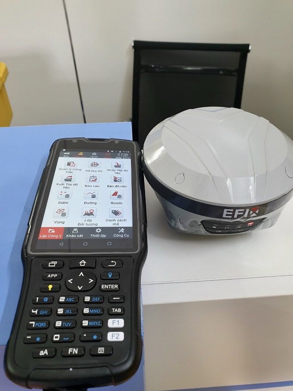 may-dinh-vi-ve-tinh-rtk-efix-f4