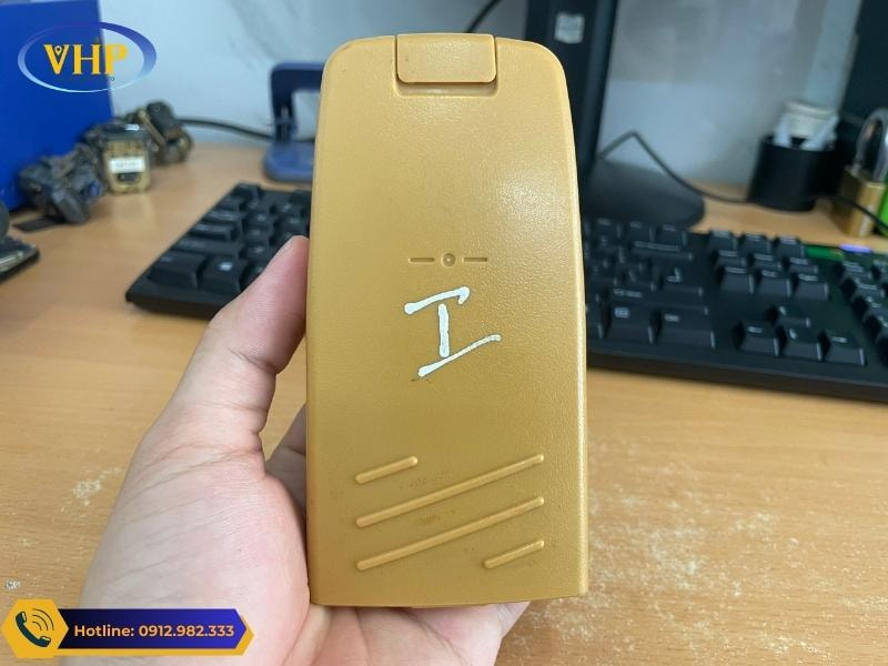 Mặt ngoài pin Topcon BT-52QA
