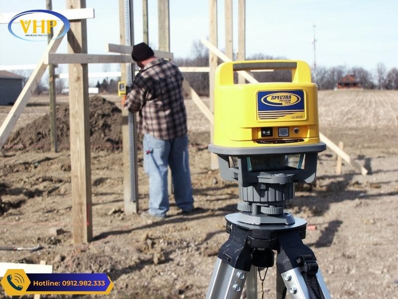 Cân bằng máy thủy bình Laser