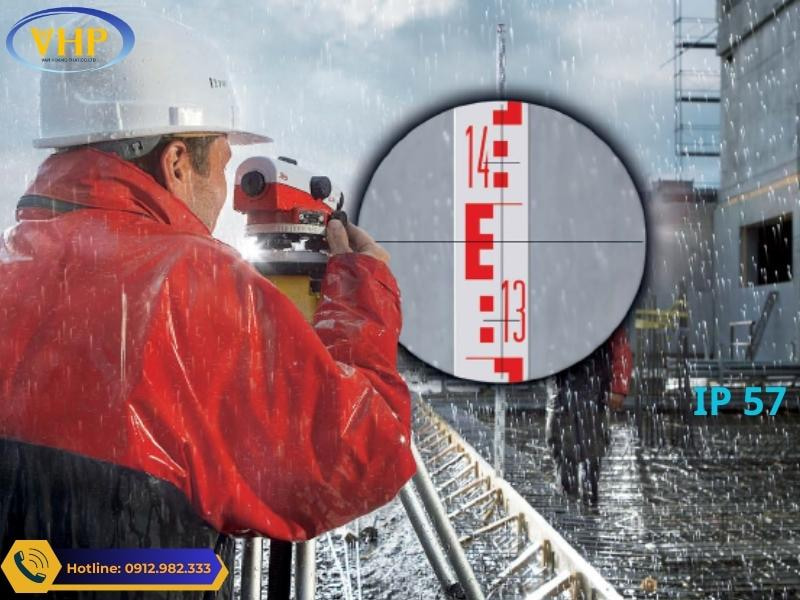 Máy thủy bình tự động Leica NA-724 có khả năng làm việc tốt ngay cả khi trời mưa