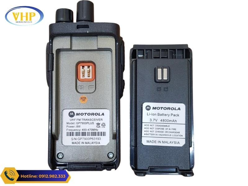 Thiết kế và khả năng chịu đựng bộ đàm Motorola GP7900 Plus