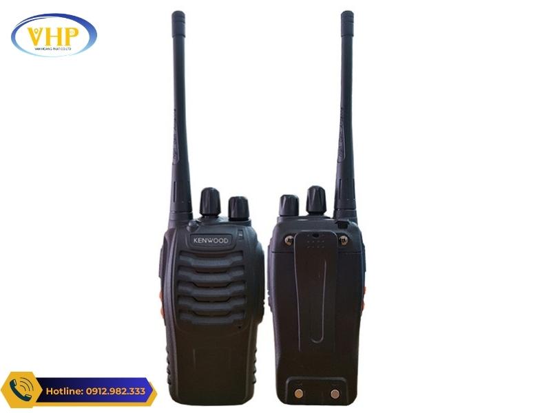 Mặt trước và mặt sau của máy bộ đàm