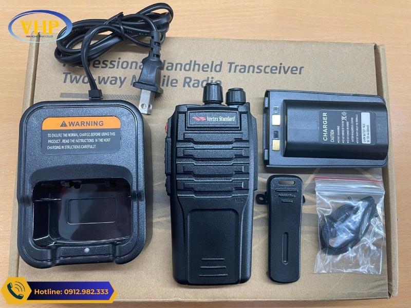 Fullbox bộ đàm Vertex Standard VZ-30