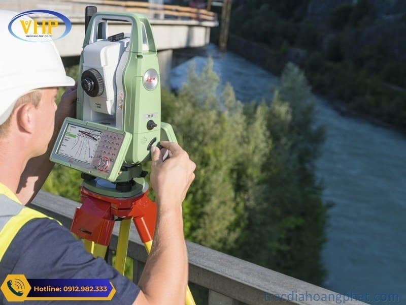 Máy toàn đạc điện tử Leica TS10 đo khảo sát
