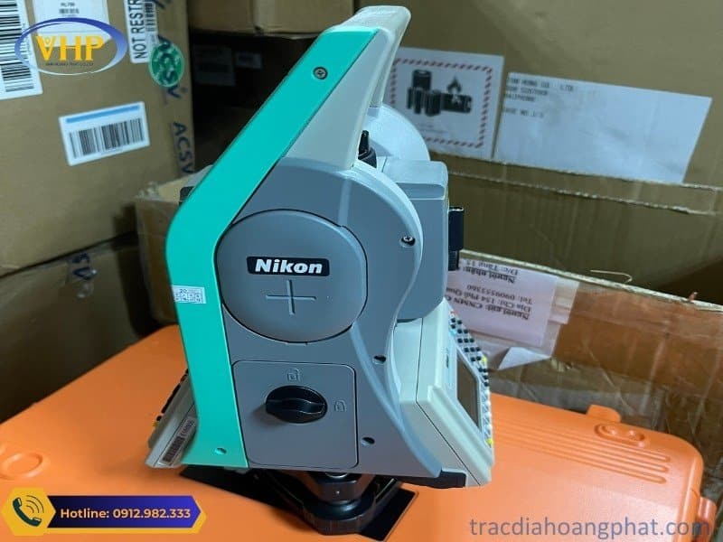 Máy toàn đạc Nikon XS với kiểu dáng sang trọng, chất lượng bề đẹp